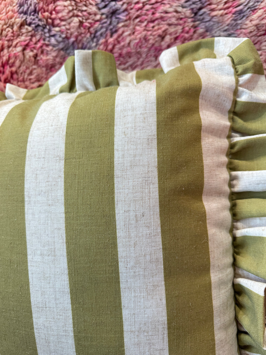 Coussin vert olive